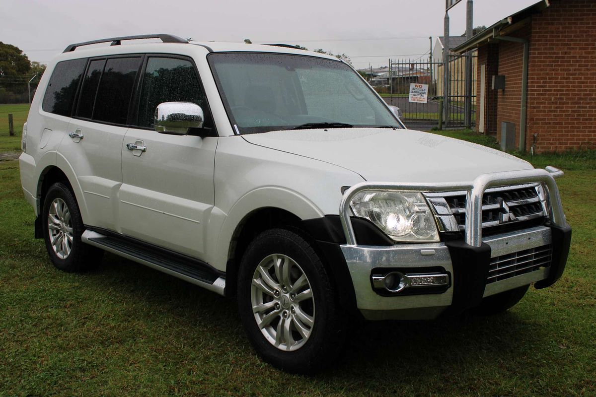 2015 MITSUBISHI PAJERO GLX LWB (4x4) AUTO 4D WAGON DT4 DIESEL 2015 MITSUBISHI PAJERO GLX LWB (4x4) AUTO 4D WAGON DT4 DIESEL