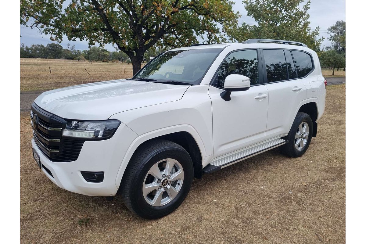 2023 Toyota Landcruiser GXL FJA300R
