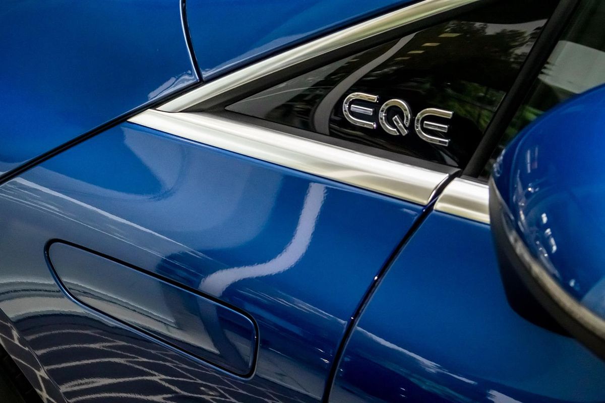 V295 803+053MY EQE350 SED 4dr RG 1sp AC215kW