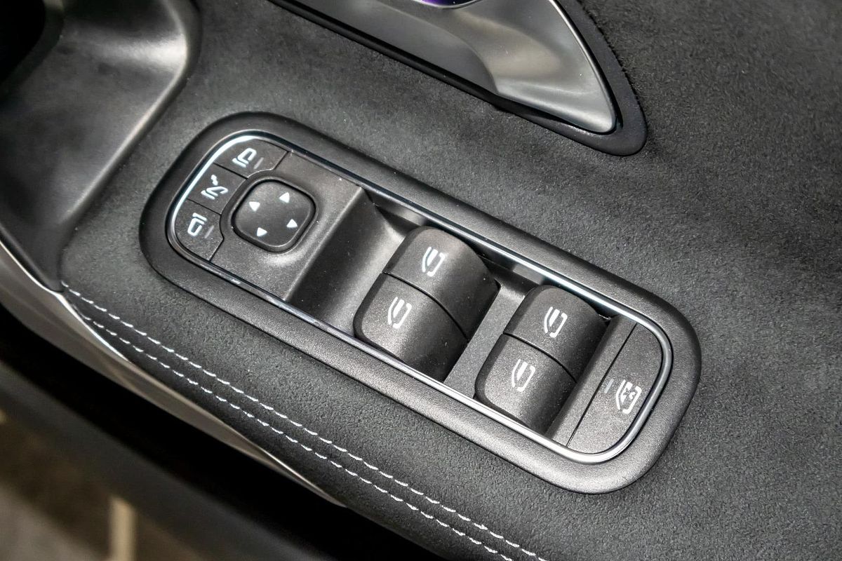 V177 806MY A200 Special Ed SED DUAL 7sp 1.3T