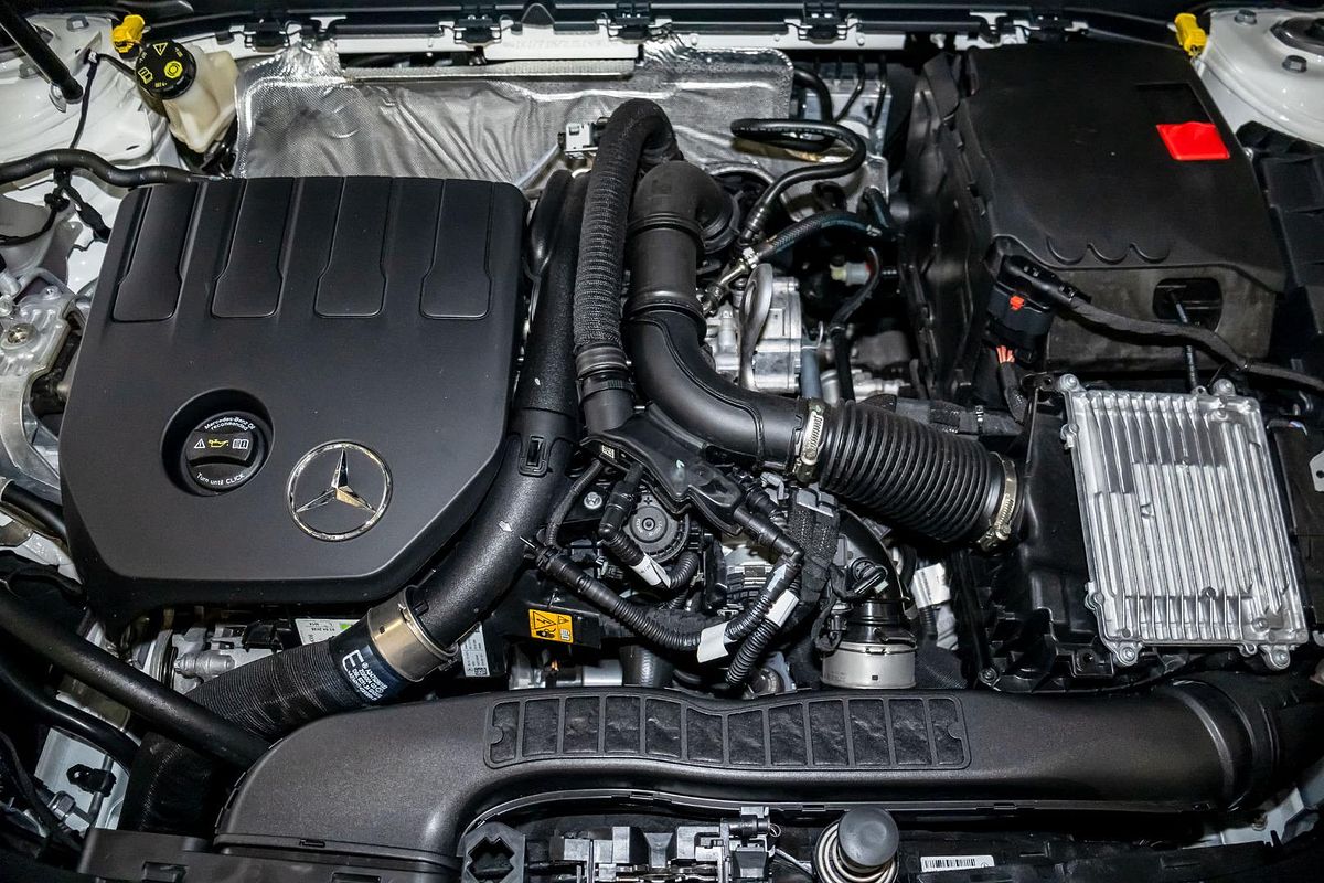 V177 806MY A200 Special Ed SED DUAL 7sp 1.3T