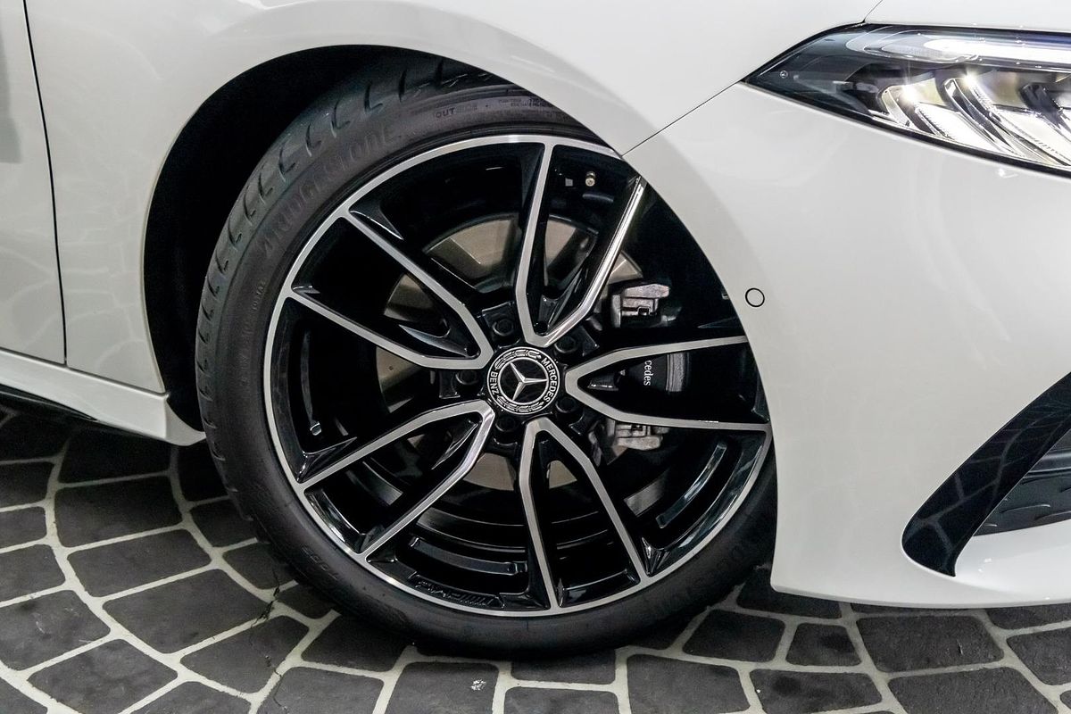 V177 806MY A200 Special Ed SED DUAL 7sp 1.3T