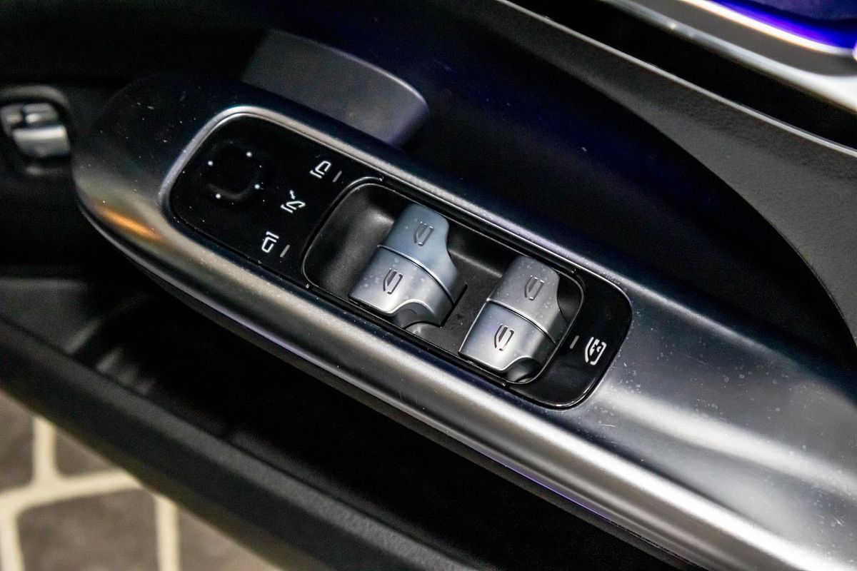 W206 802MY C200 SED 4dr 9G 9sp 1.5T/15kW