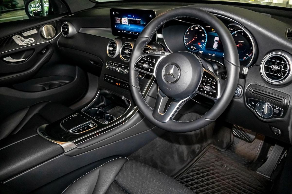 X253 802MY GLC300 WAG 5dr 9G 9 sp 2.0T