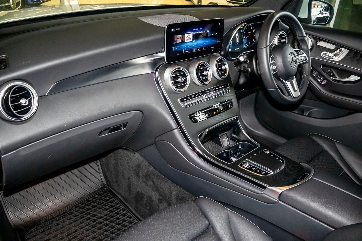 X253 802MY GLC300 WAG 5dr 9G 9 sp 2.0T