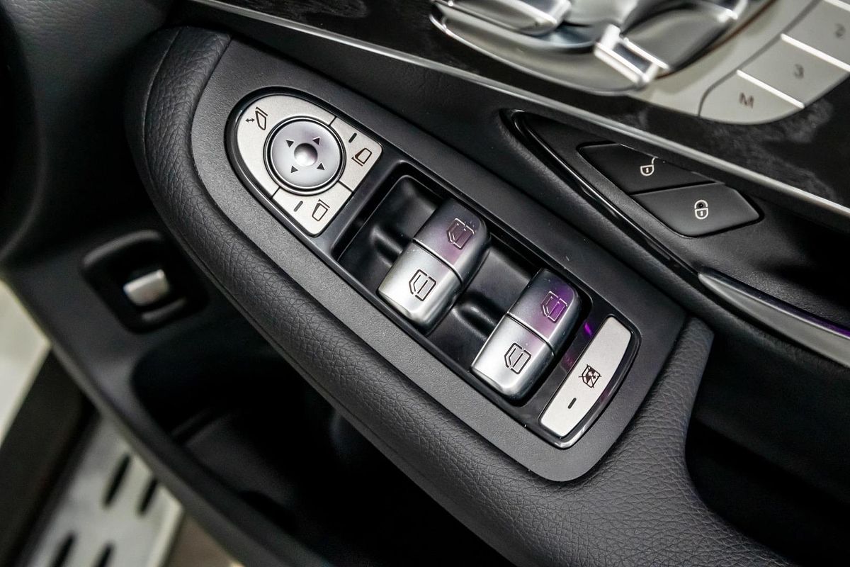 X253 802MY GLC300 WAG 5dr 9G 9 sp 2.0T