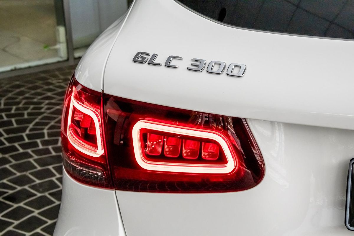 X253 802MY GLC300 WAG 5dr 9G 9 sp 2.0T