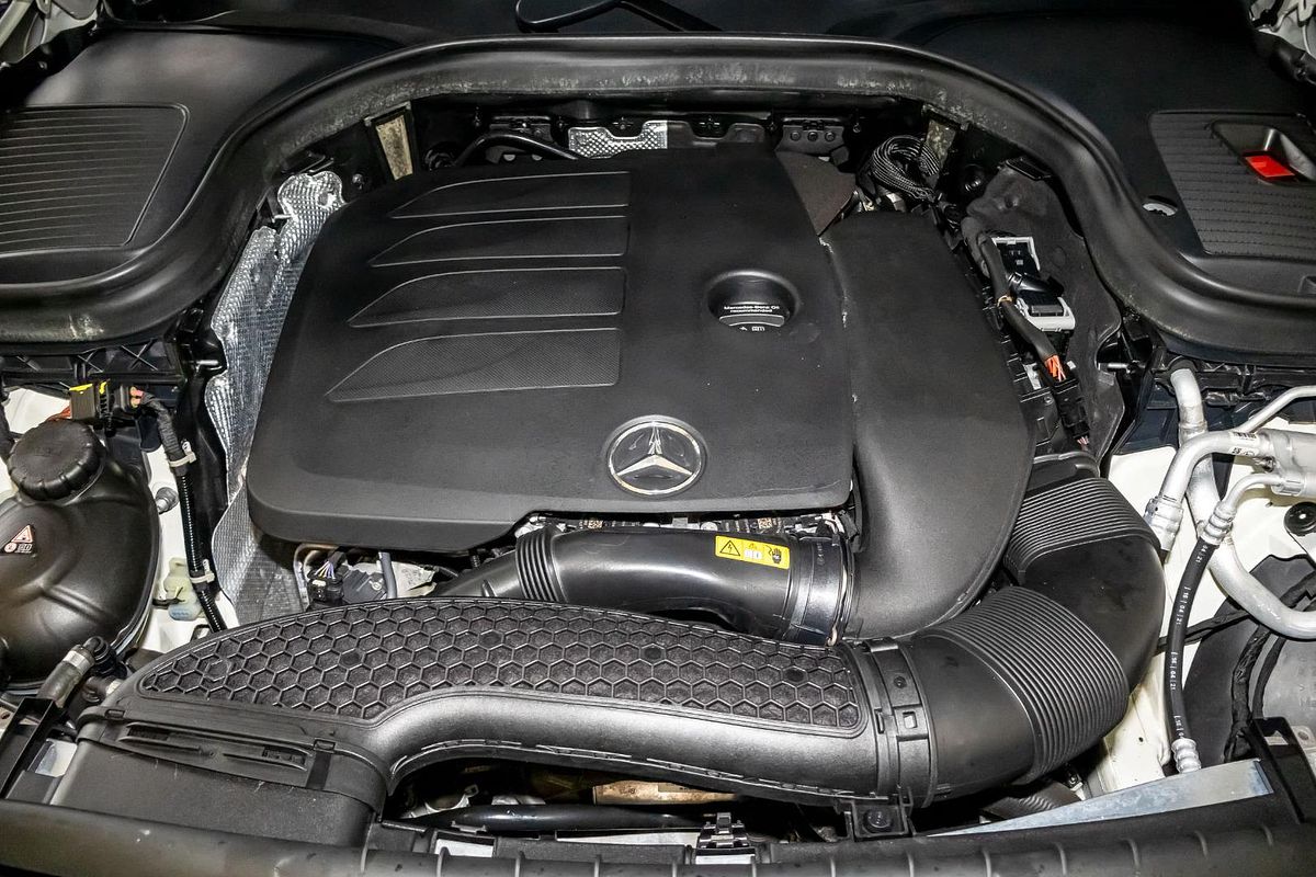 X253 802MY GLC300 WAG 5dr 9G 9 sp 2.0T