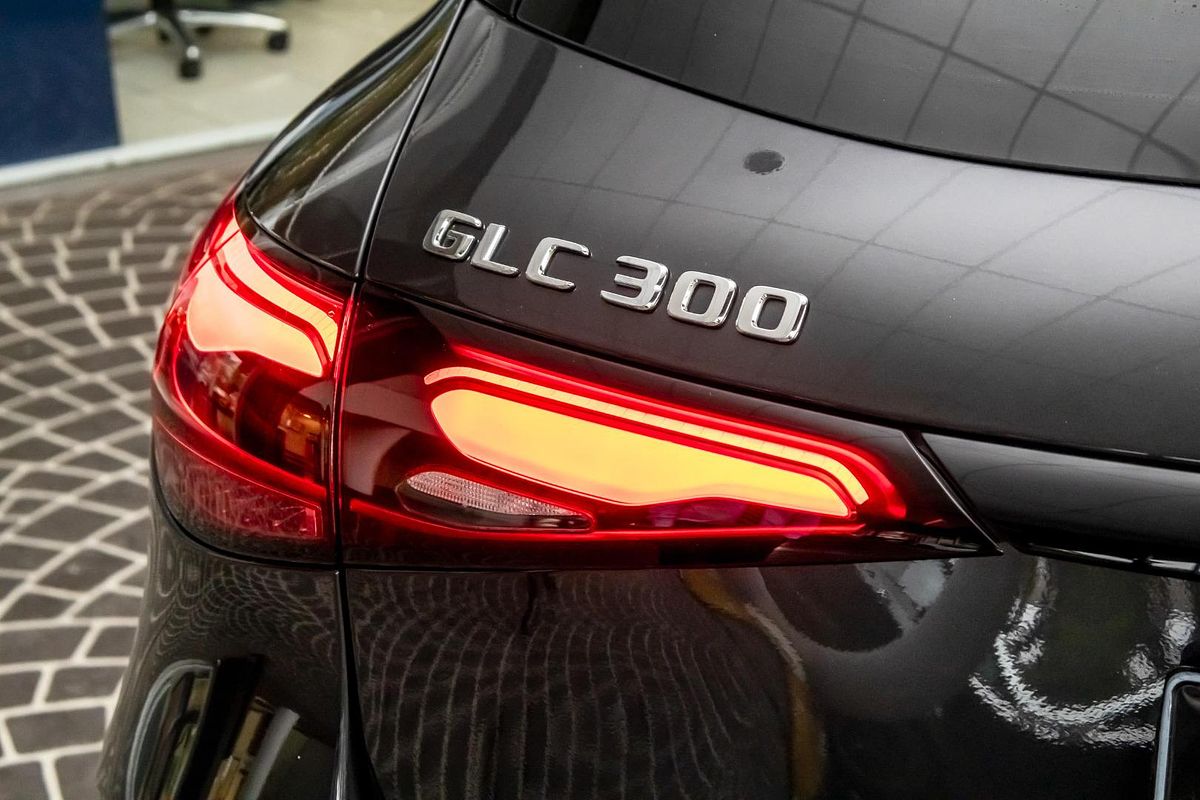 X254 805+055MY GLC300 WAG 9G 9 sp 2.0T/17kW