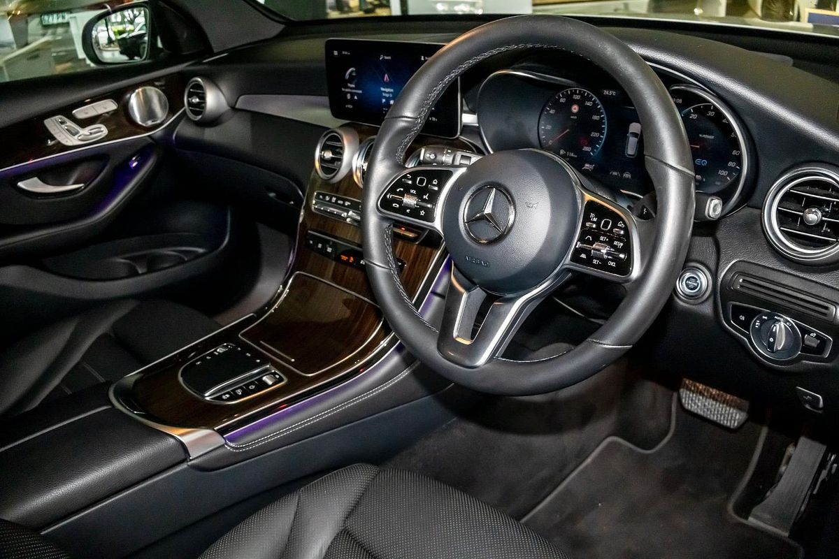 X253 800+050MY GLC300 e WAG 9G 9sp 2.0T/90kW