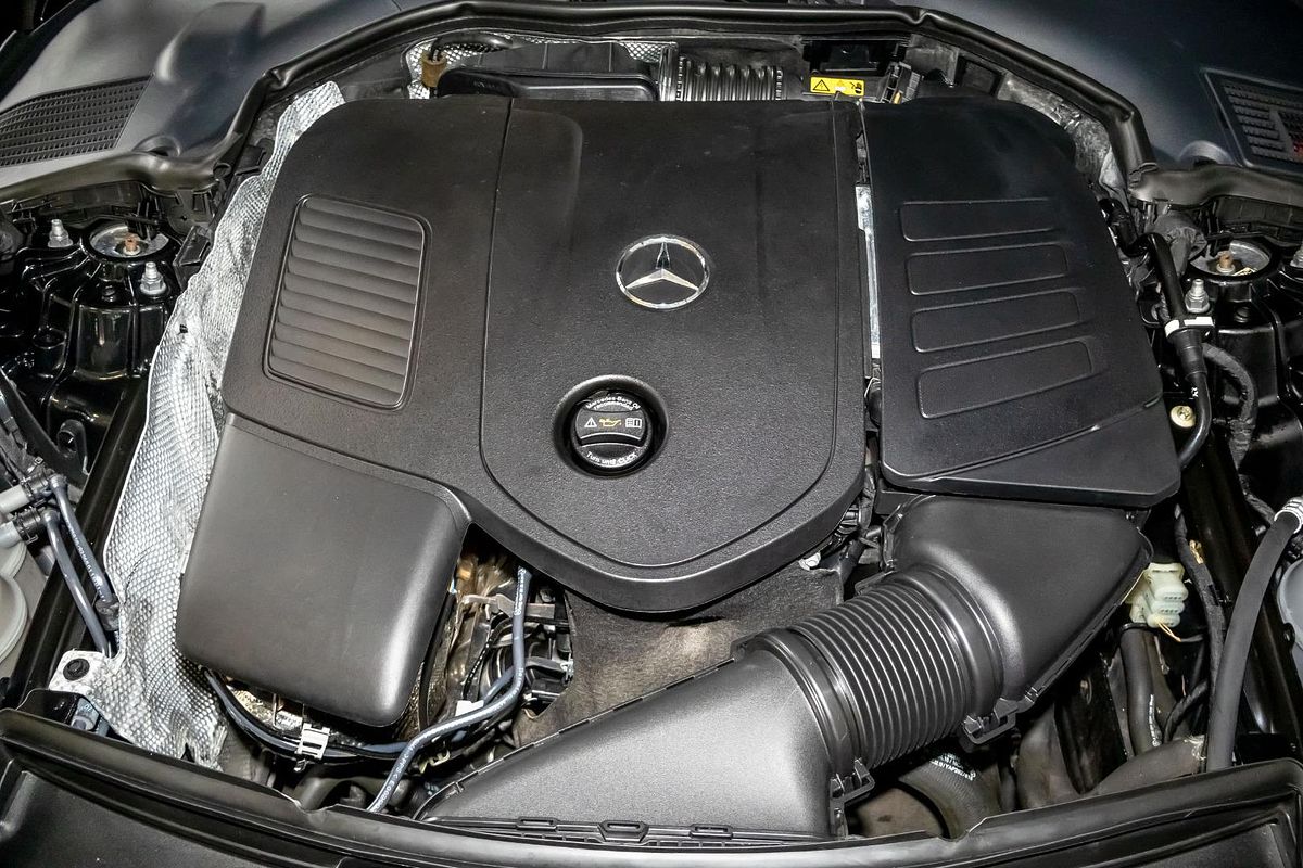 W206 802MY C200 SED 4dr 9G 9sp 1.5T/15kW