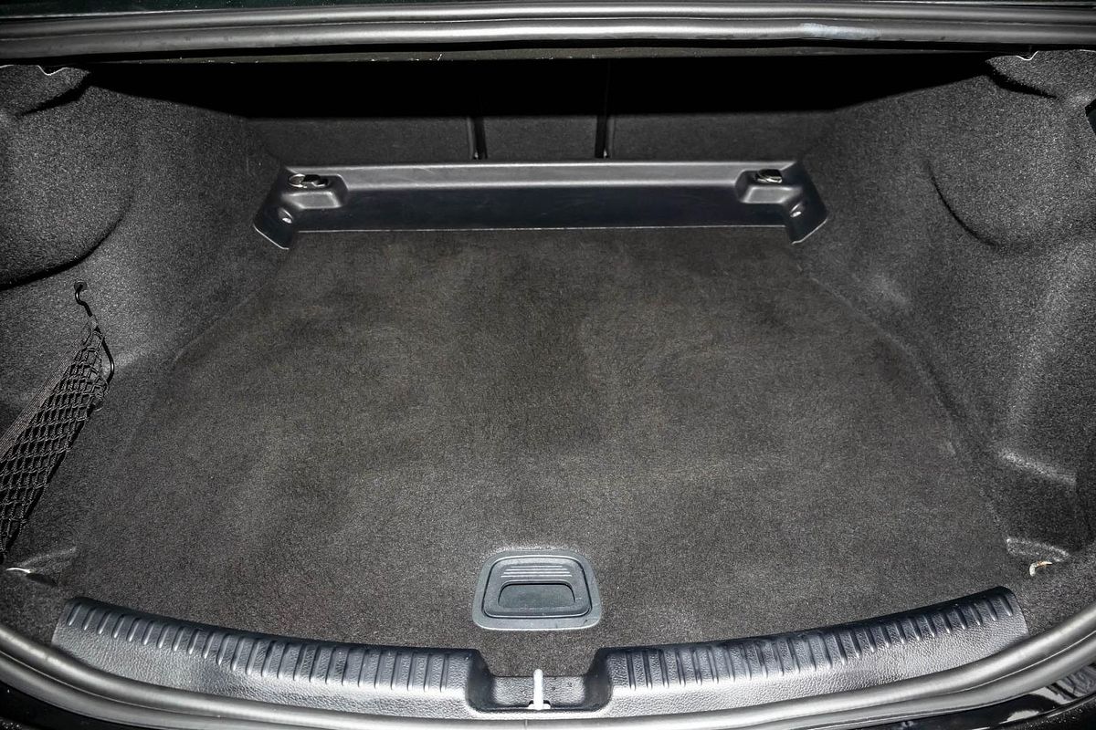 W206 802MY C200 SED 4dr 9G 9sp 1.5T/15kW