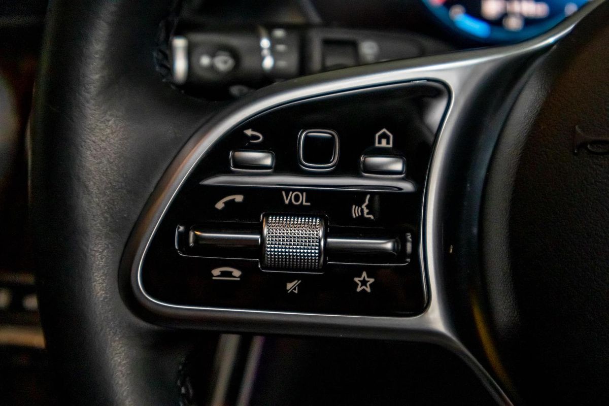X253 800+050MY GLC300 e WAG 9G 9sp 2.0T/90kW
