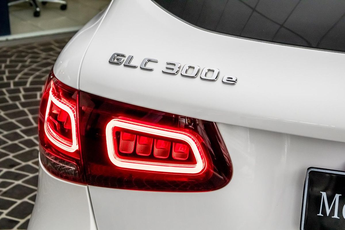 X253 800+050MY GLC300 e WAG 9G 9sp 2.0T/90kW