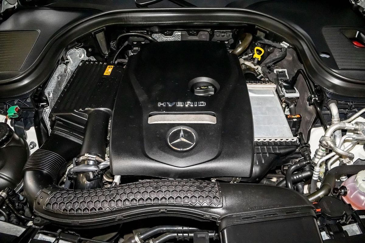 X253 800+050MY GLC300 e WAG 9G 9sp 2.0T/90kW
