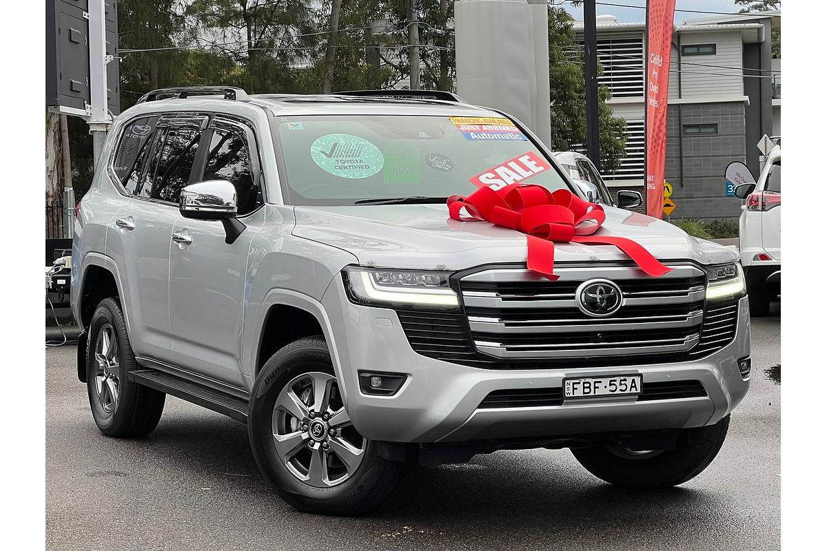 2023 Toyota Landcruiser Sahara FJA300R