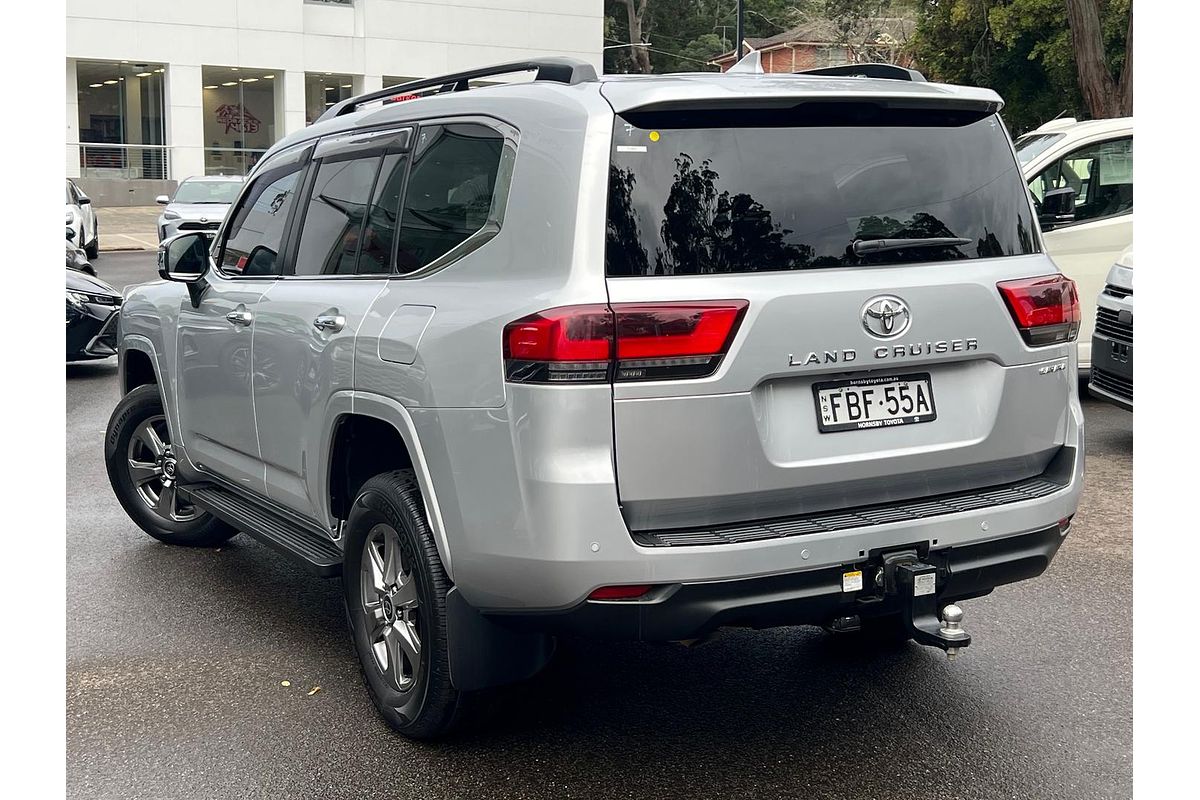 2023 Toyota Landcruiser Sahara FJA300R