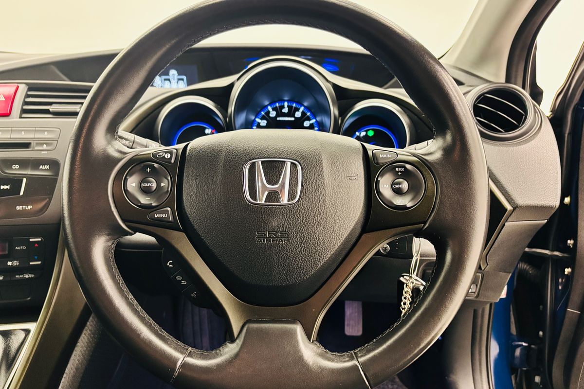 2013 Honda CIVIC VTi-S 6 SP MANUAL 5D HATCHBACK 4CYL