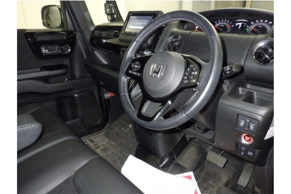 2021 Honda N Box Custom L Turbo