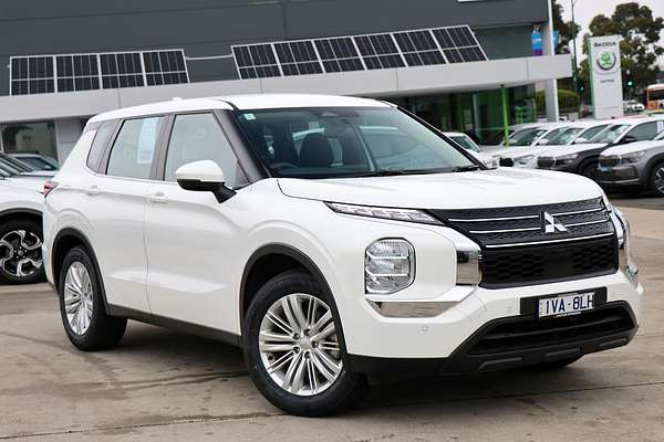 2024 Mitsubishi Outlander ES ZM