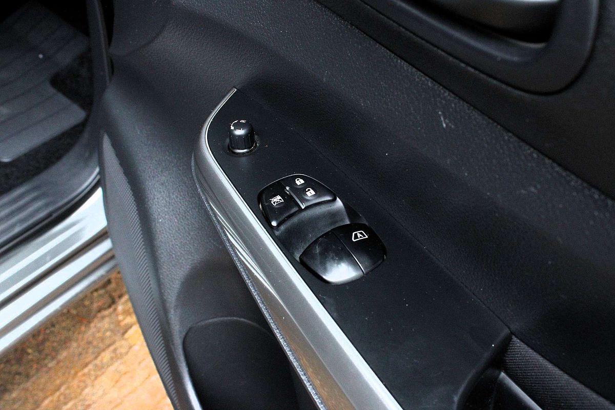 2021 Nissan Navara SL D23 Rear Wheel Drive