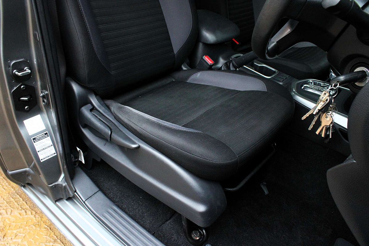 2021 Nissan Navara SL D23 Rear Wheel Drive