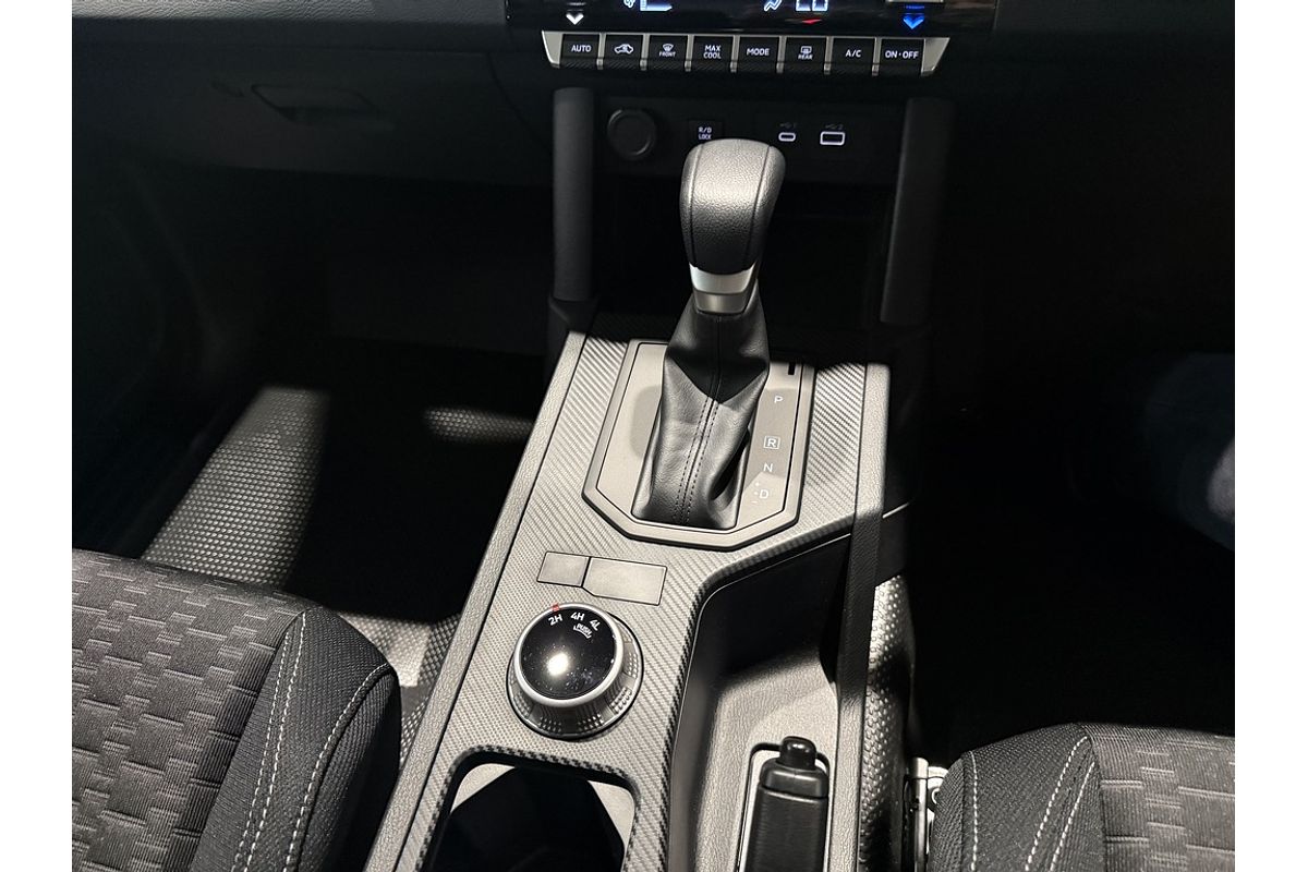 2026 Mitsubishi MV Triton GLX+ 2.4L D 6AT 4X4 CC PU