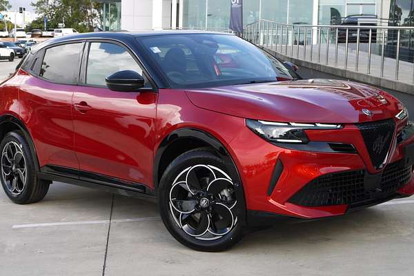 2025 Alfa Romeo Junior Ibrida Series 0