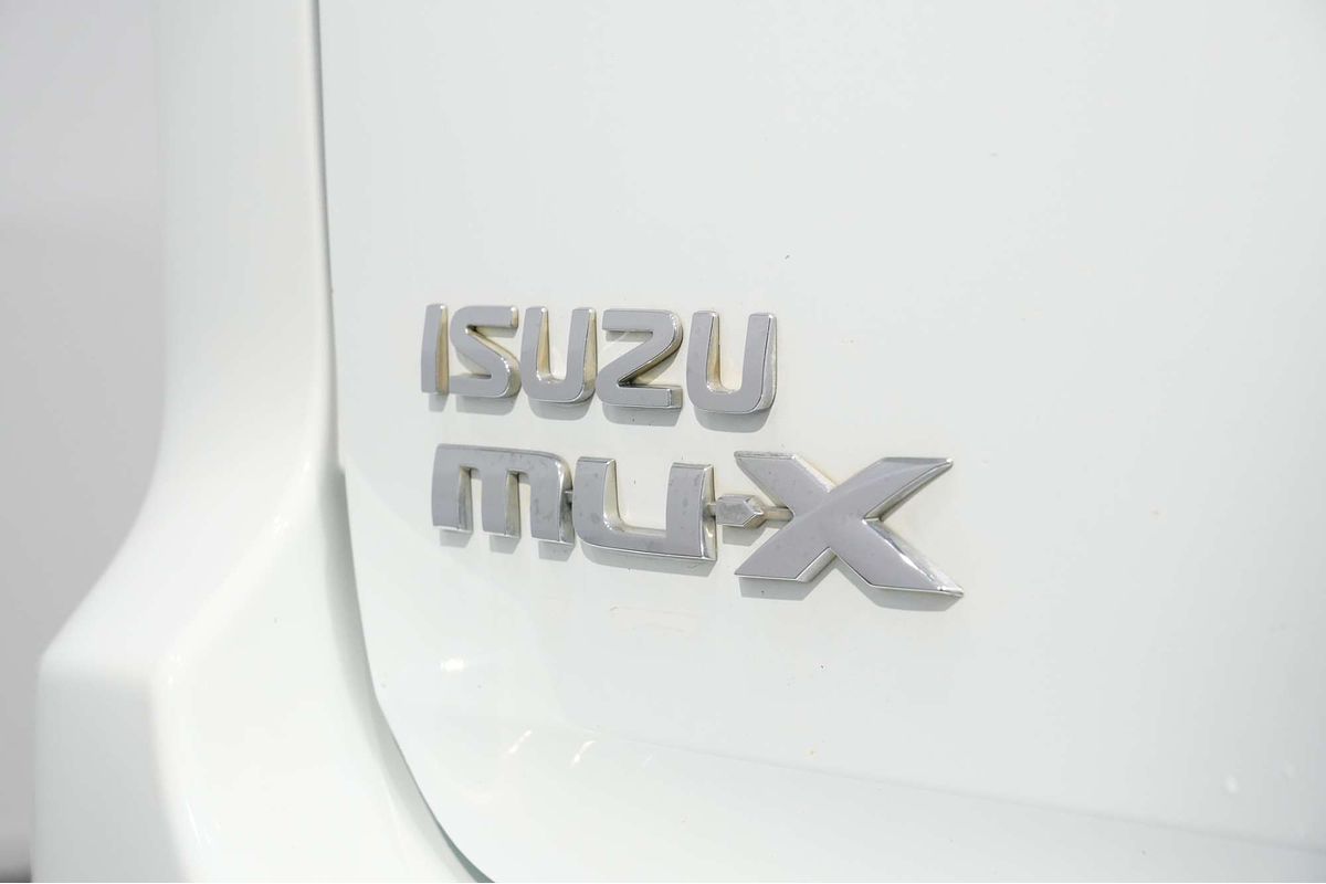 2017 Isuzu MU-X LS-M