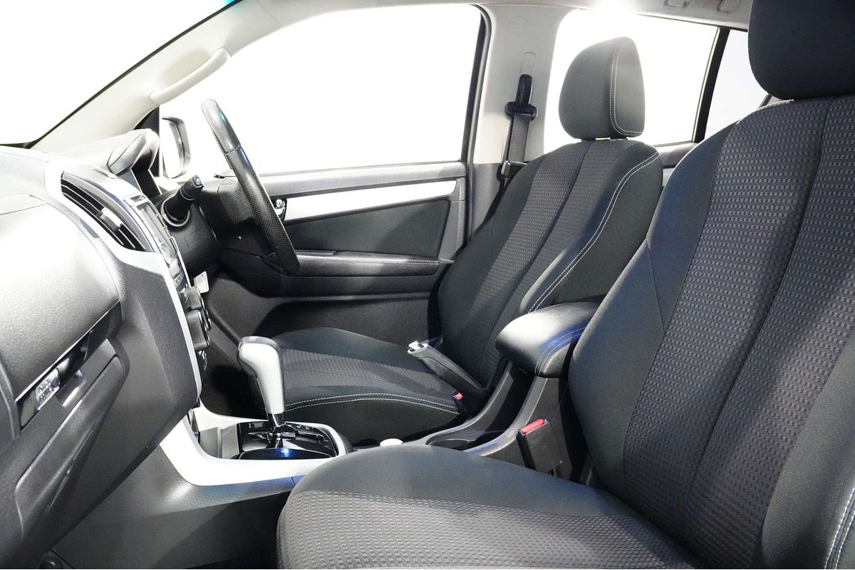 2017 Isuzu MU-X LS-M