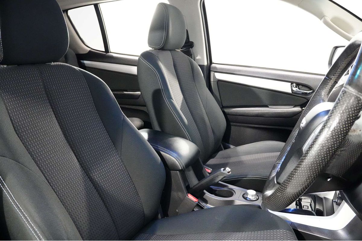 2017 Isuzu MU-X LS-M
