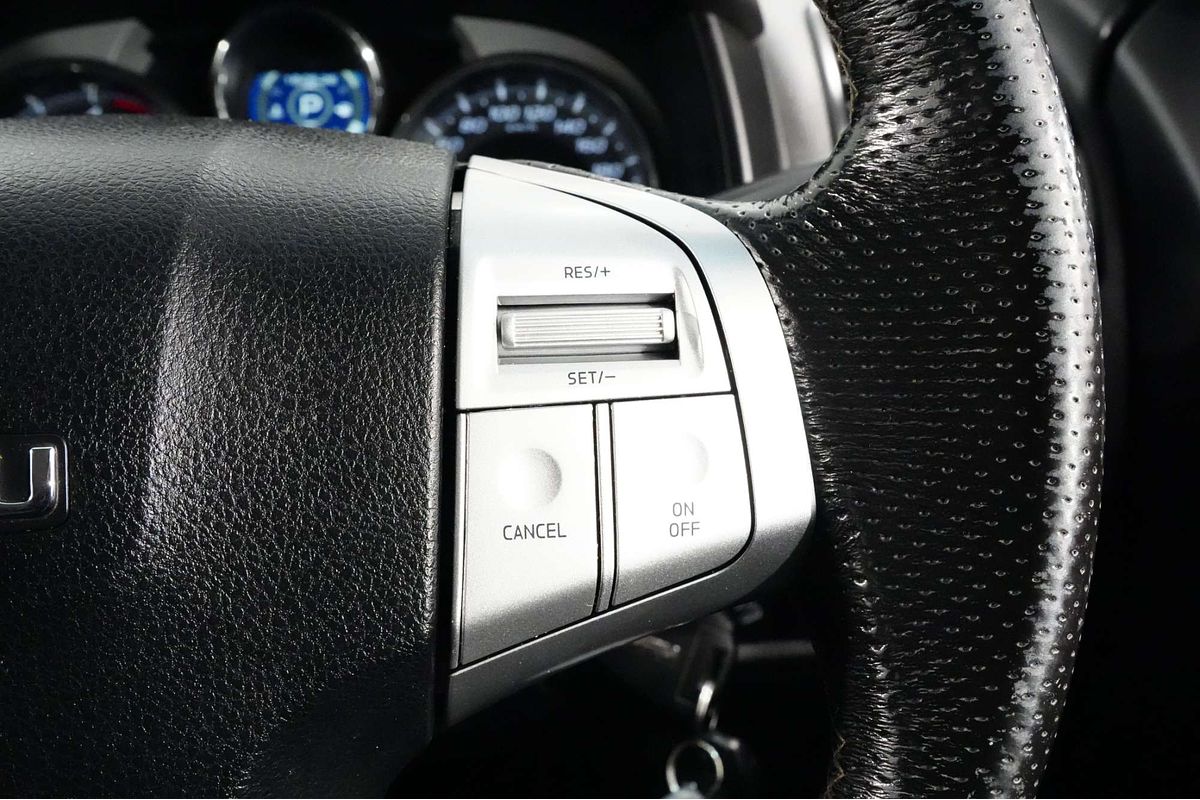 2017 Isuzu MU-X LS-M