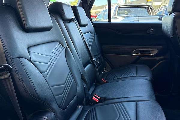 2024 Ford Everest Trend 2.0L thumb-2