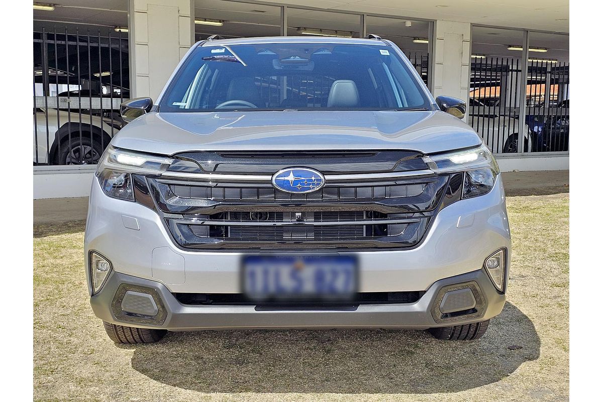 2025 Subaru Forester Hybrid Touring S6