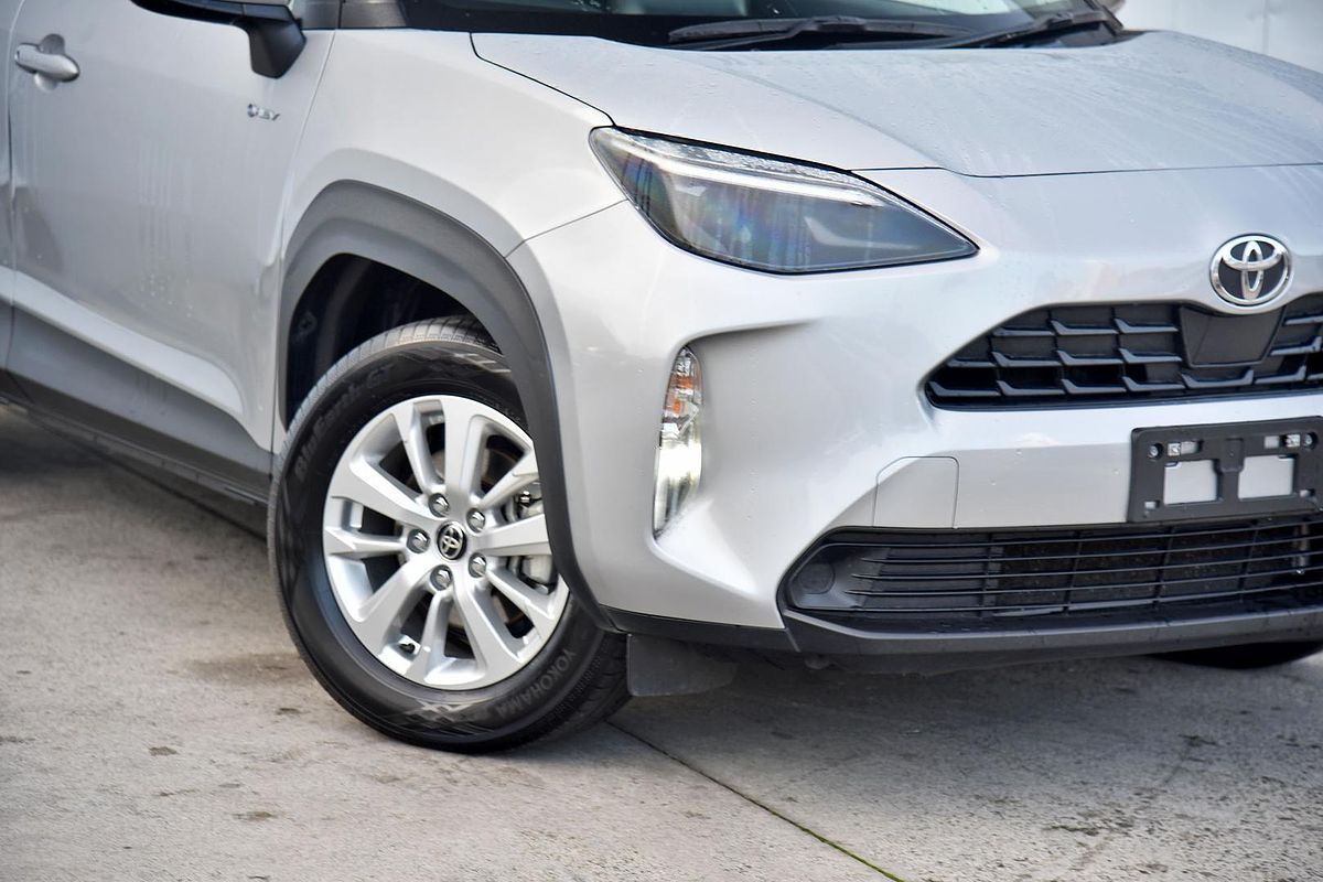 2025 Toyota Yaris Cross GX