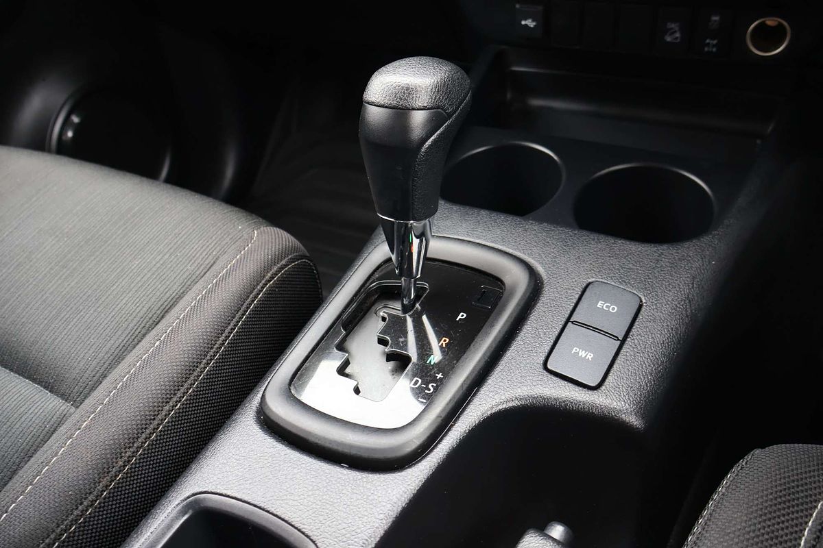 2025 Toyota Hilux SR GUN126R 4X4