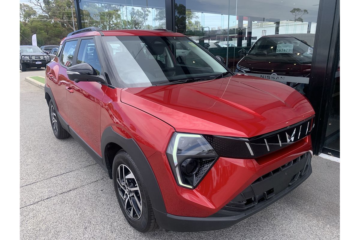 2025 Mahindra XUV3XO AX5L