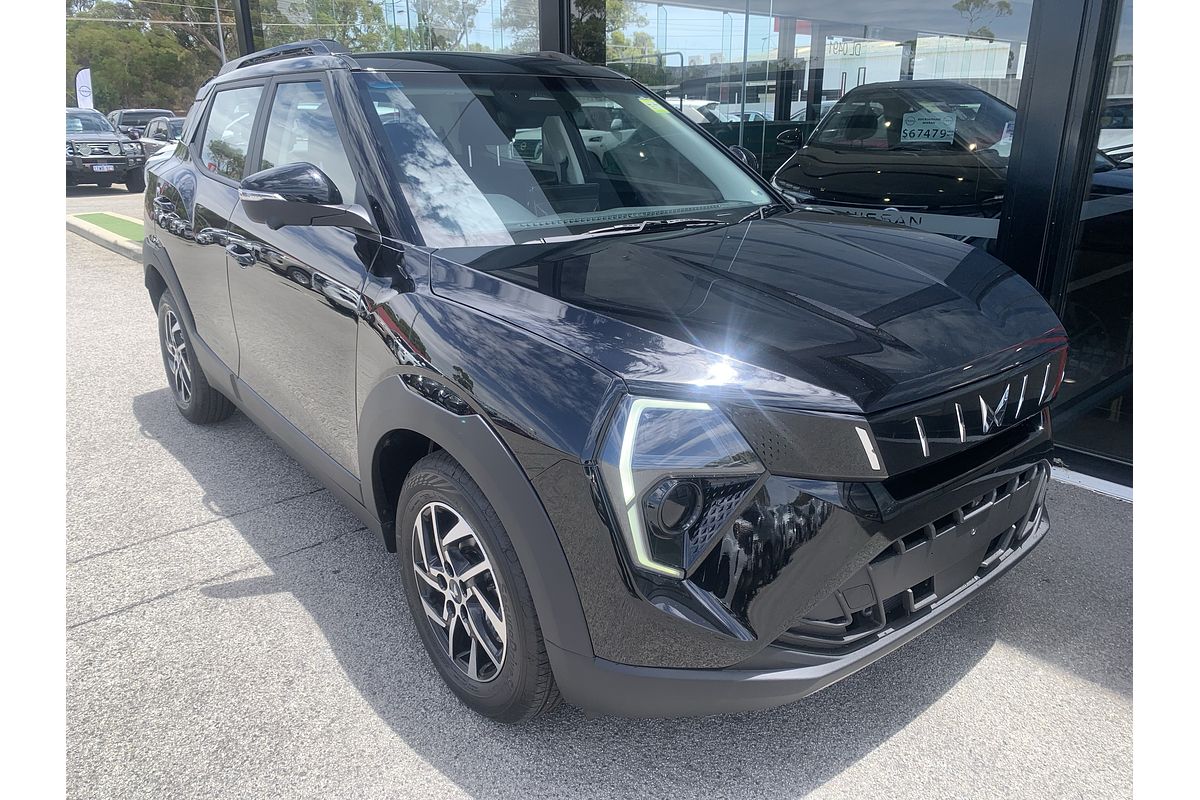 2025 Mahindra XUV3XO AX5L