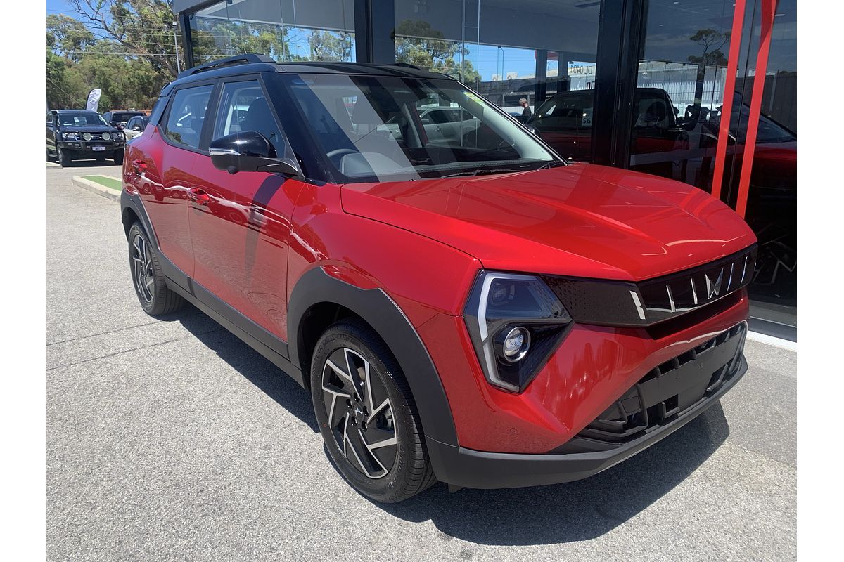 2025 Mahindra XUV3XO AX7L
