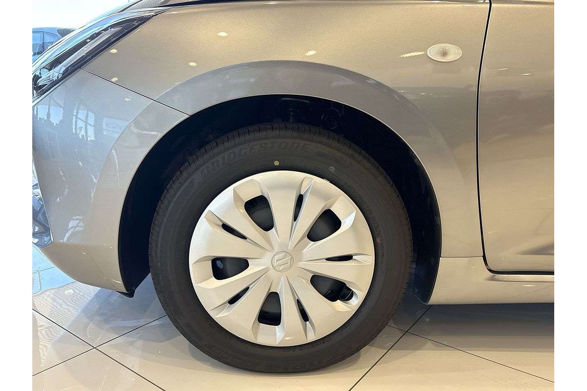 2025 Suzuki Swift Hybrid UZ