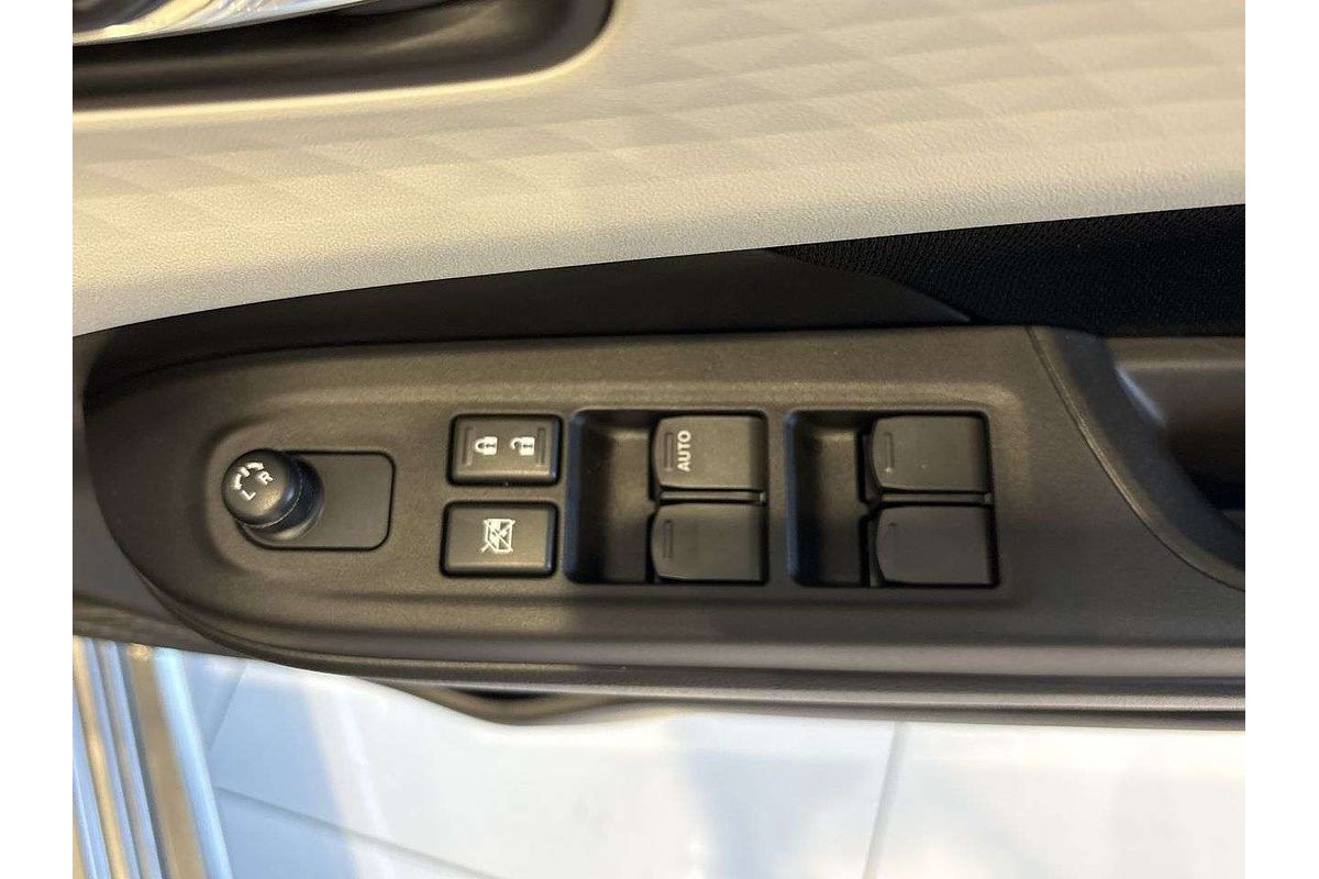 2025 Suzuki Swift Hybrid UZ