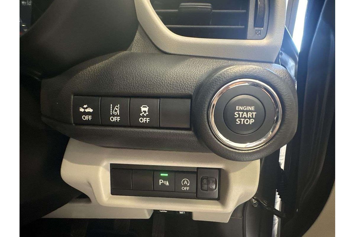 2025 Suzuki Swift Hybrid UZ