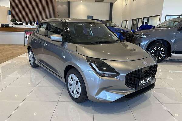 2025 Suzuki Swift Hybrid UZ