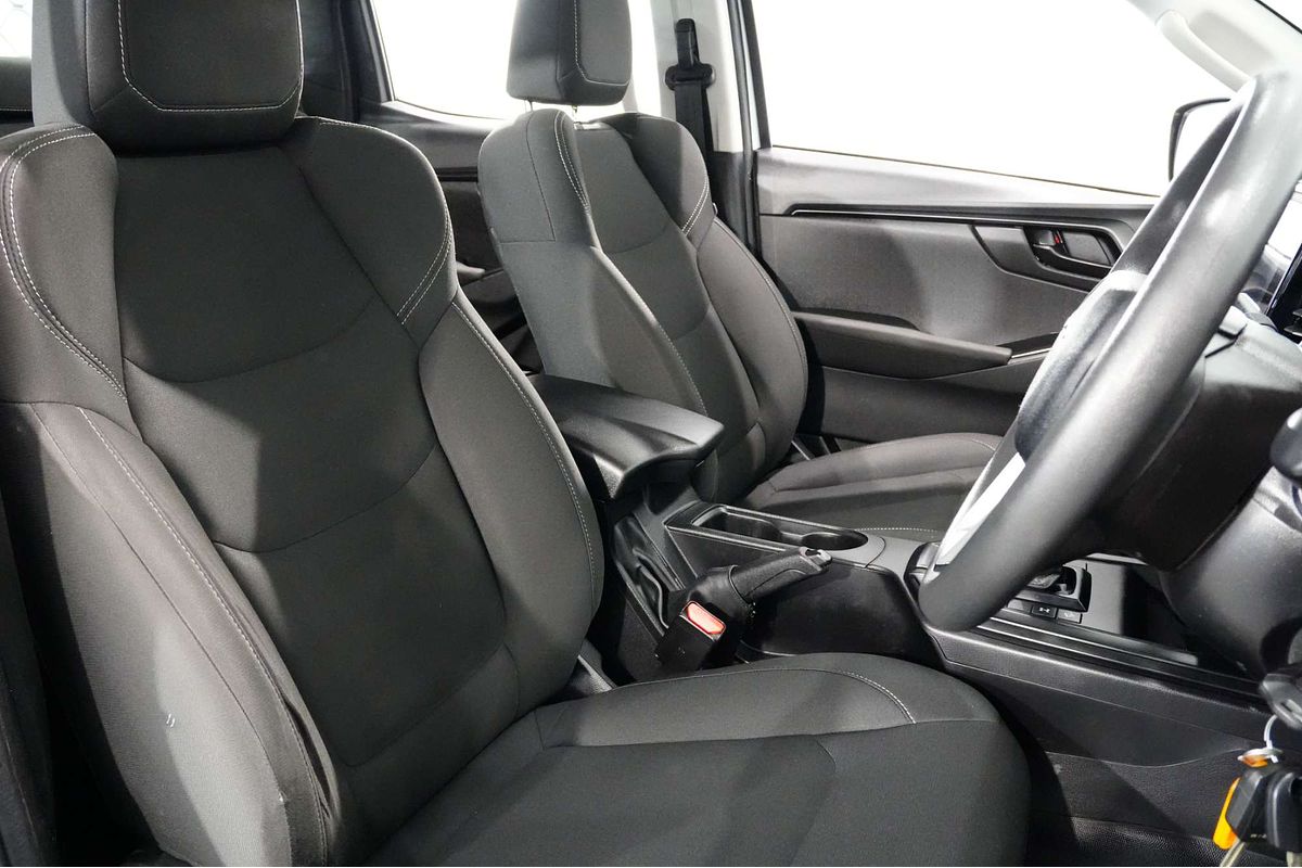 2023 Isuzu D-MAX SX 4X4