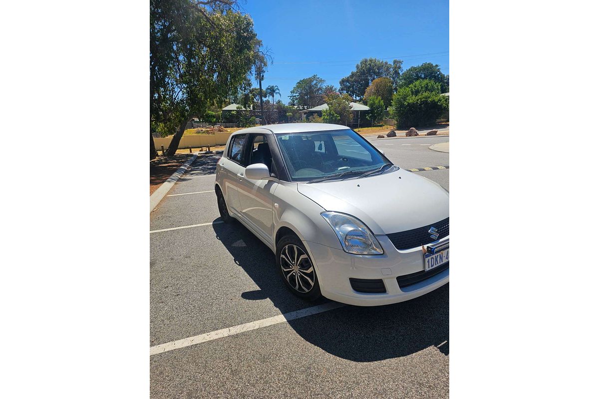 2010 Suzuki Swift  RS415