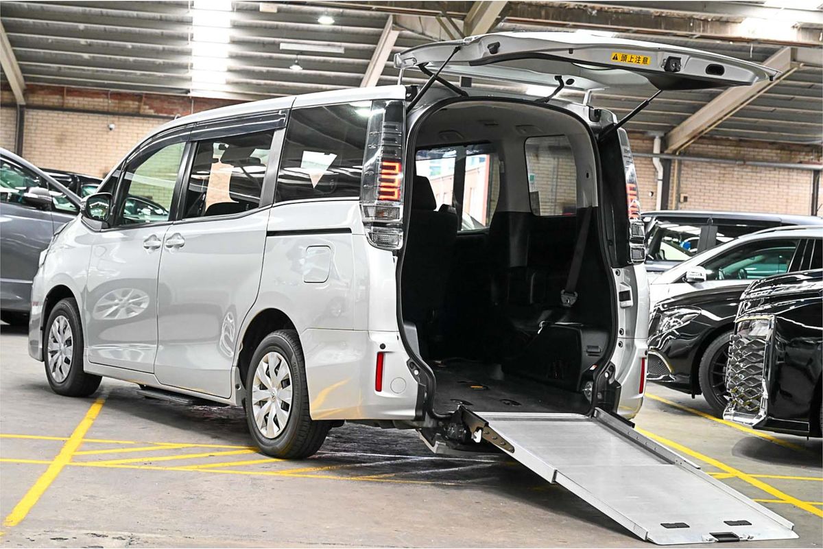 2019 Toyota Voxy Welcab ZRR85