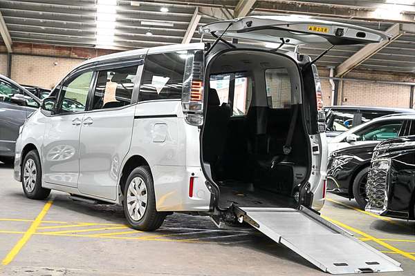 2019 Toyota Voxy Welcab ZRR85