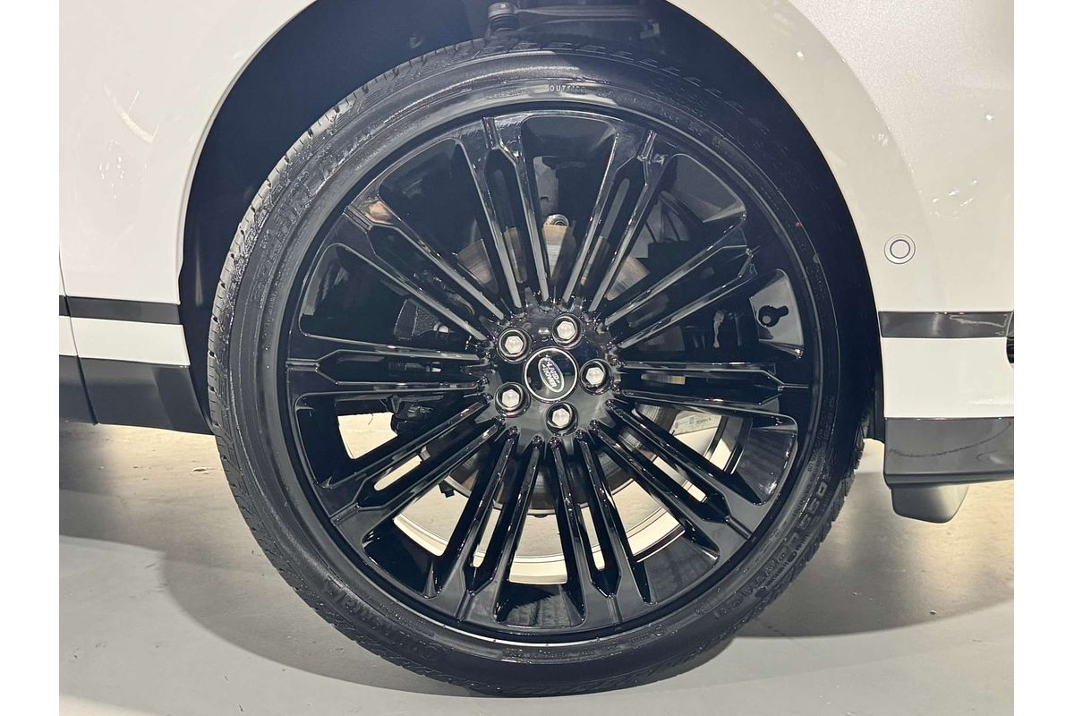2026 Land Rover Range Rover Velar P250 Dynamic SE L560