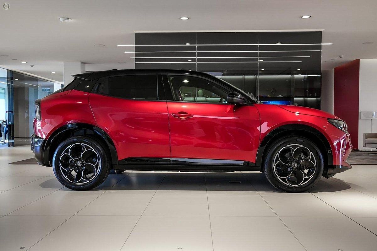 2025 Alfa Romeo Junior Ibrida Series 0