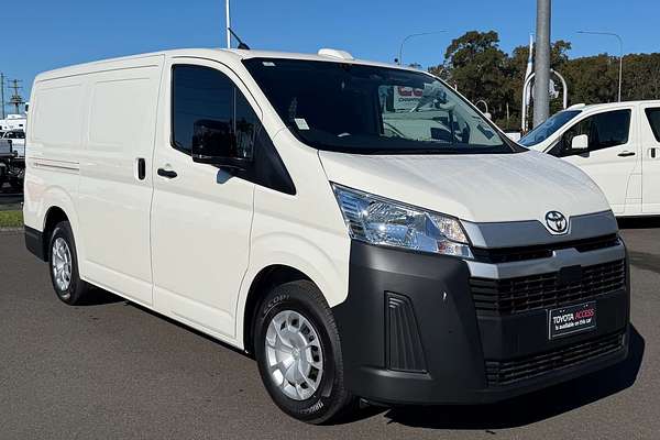 2025 Toyota Hiace GDH300R